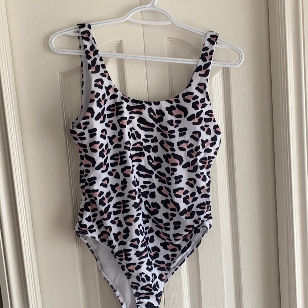 Body suit *